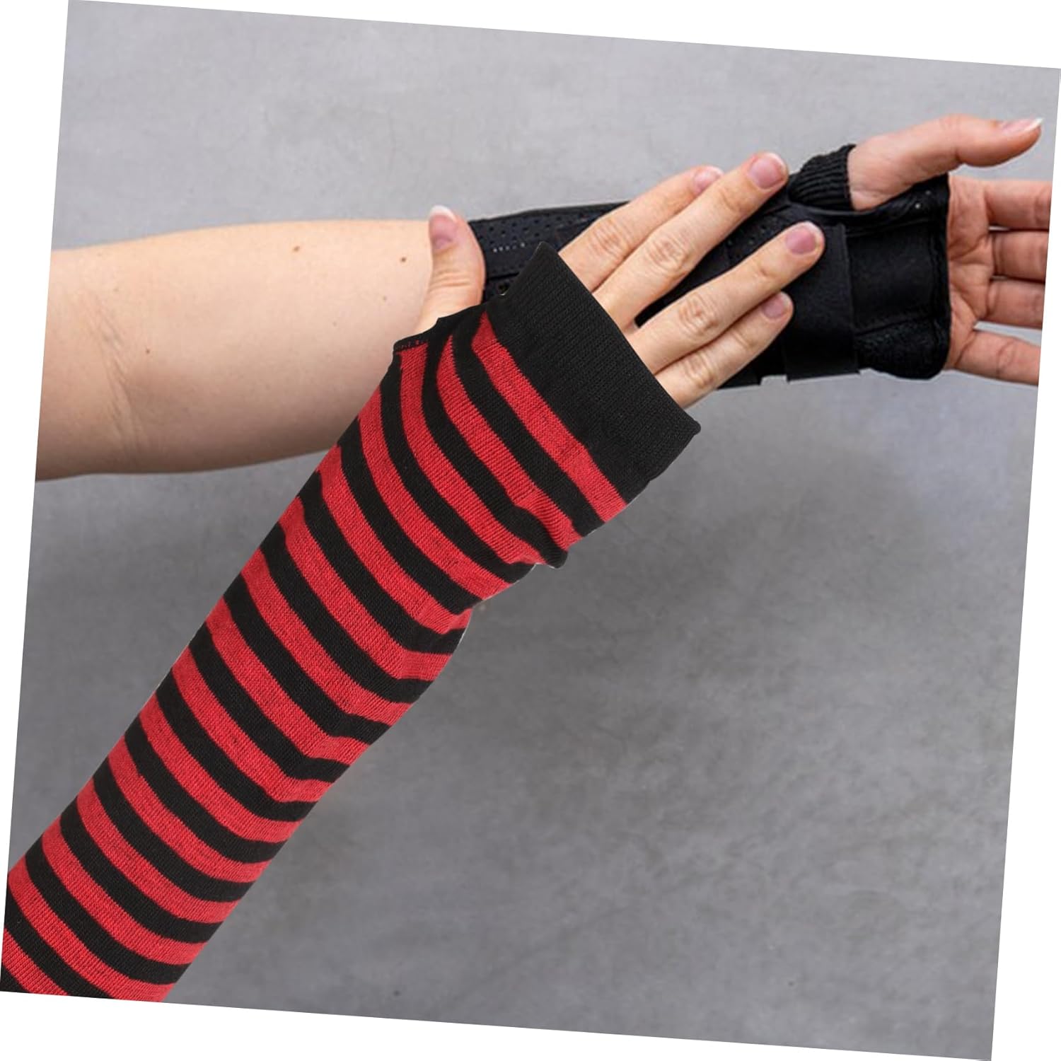 FRCOLOR Women Striped Fingerless Gloves for Winter 1